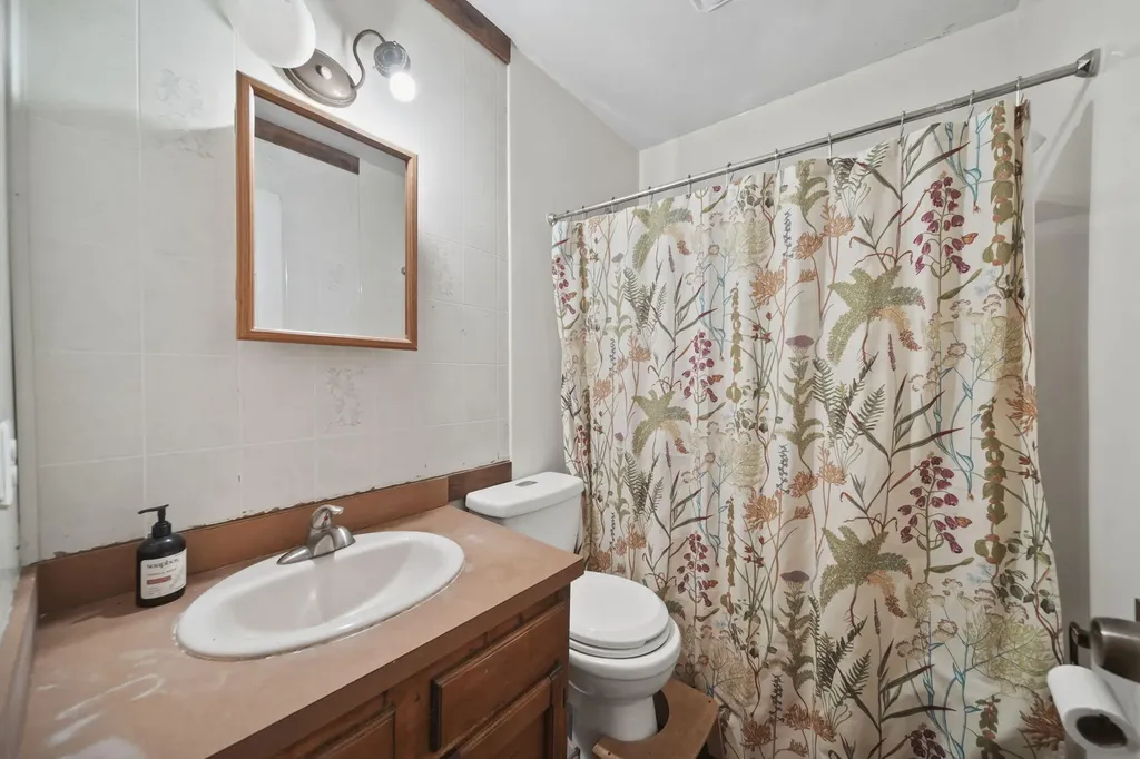 6112 Bemis Road Augusta Charter Township MI 48197