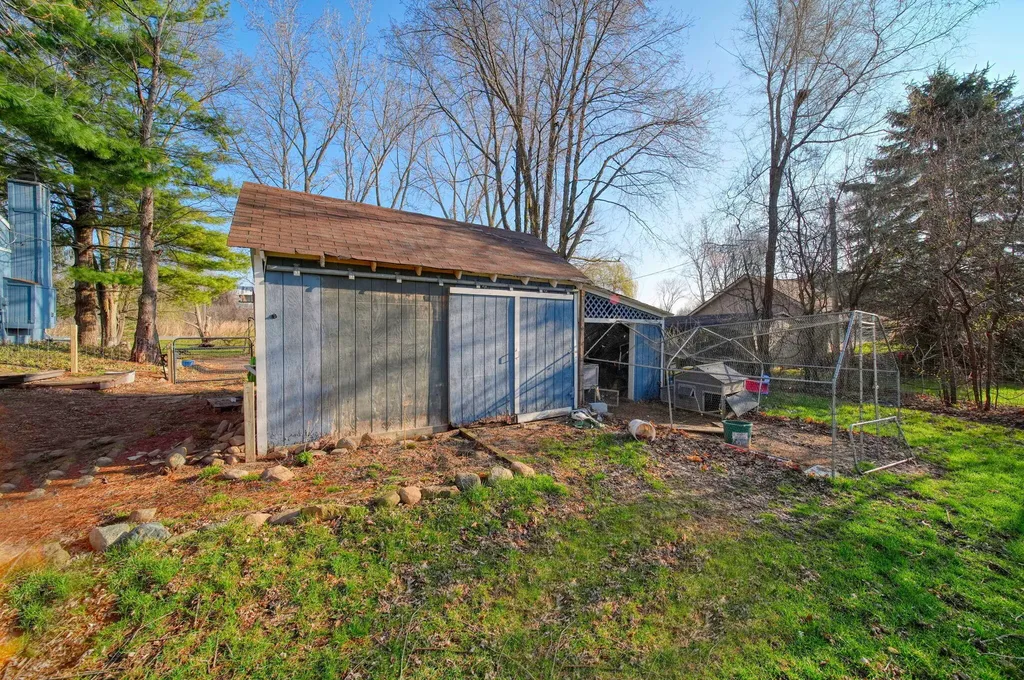 6112 Bemis Road Augusta Charter Township MI 48197