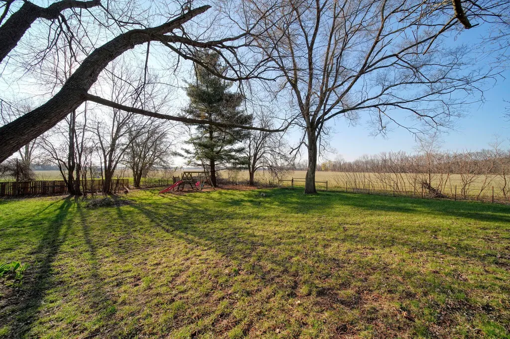 6112 Bemis Road Augusta Charter Township MI 48197