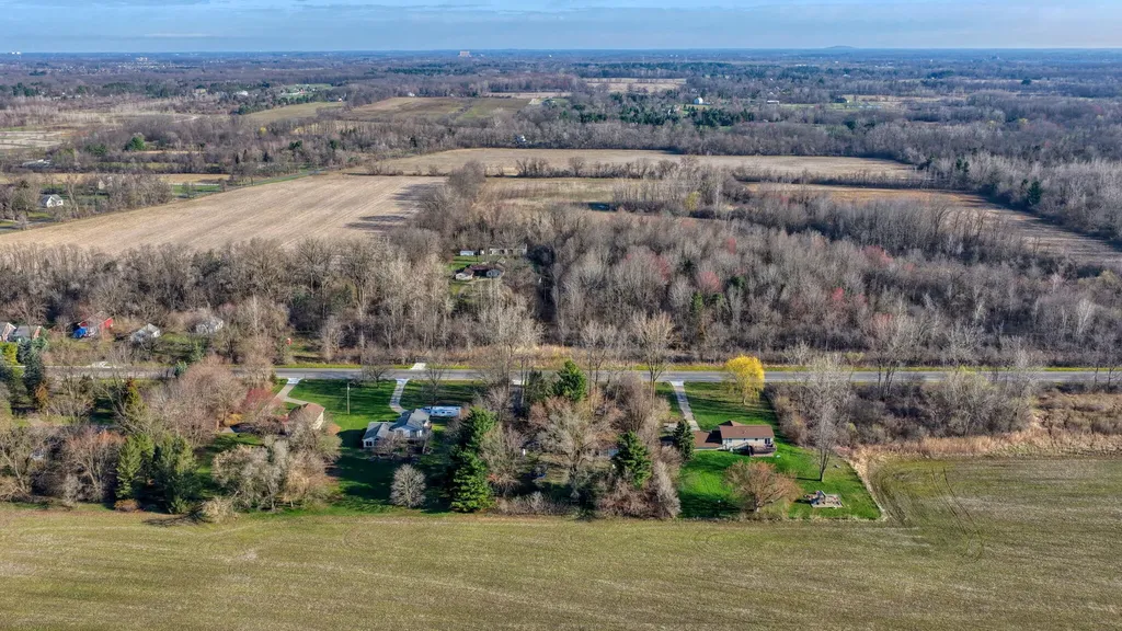 6112 Bemis Road Augusta Charter Township MI 48197