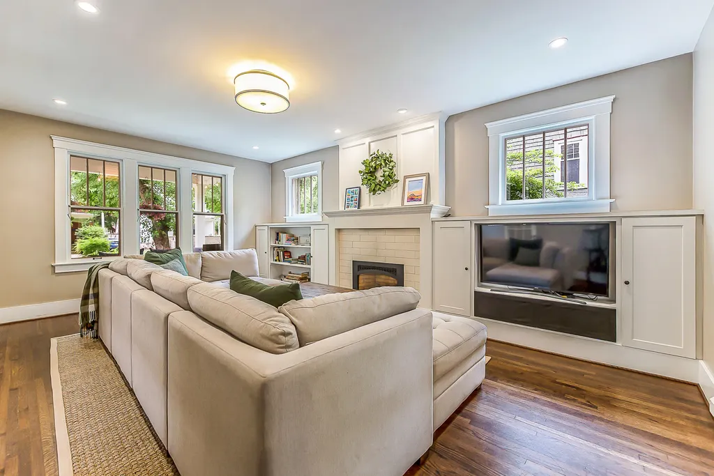 1303 S Forest Avenue Ann Arbor City MI 48104