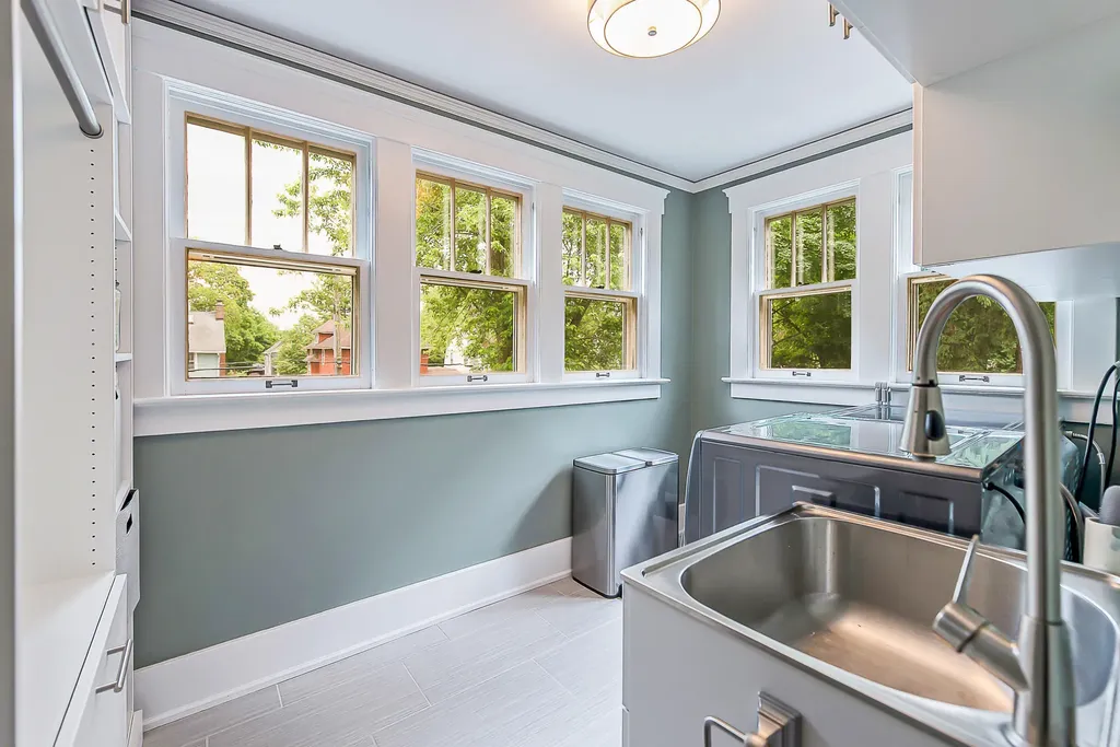 1303 S Forest Avenue Ann Arbor City MI 48104
