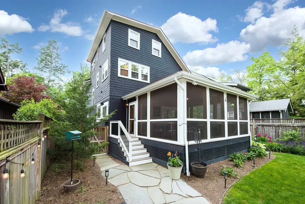 1303 S Forest Avenue Ann Arbor City MI 48104