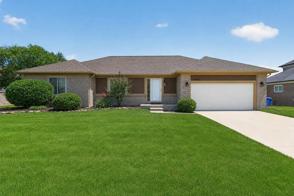33470 Paoletti Drive Fraser City MI 48026