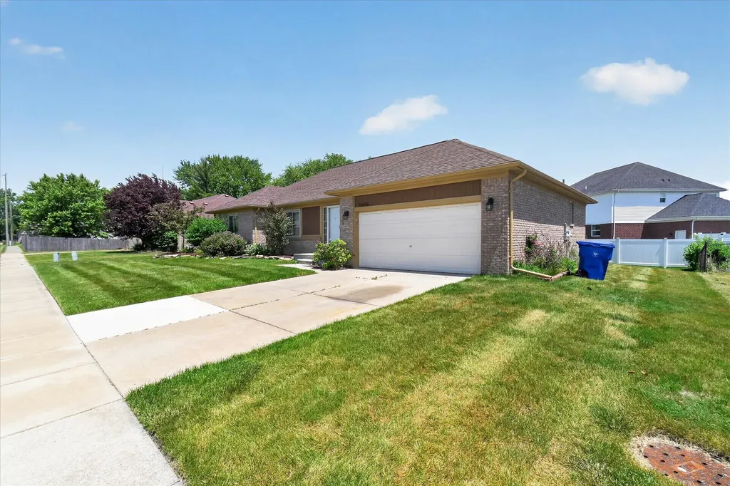 33470 Paoletti Drive Fraser City MI 48026