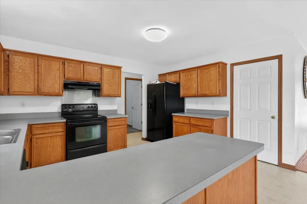 33470 Paoletti Drive Fraser City MI 48026