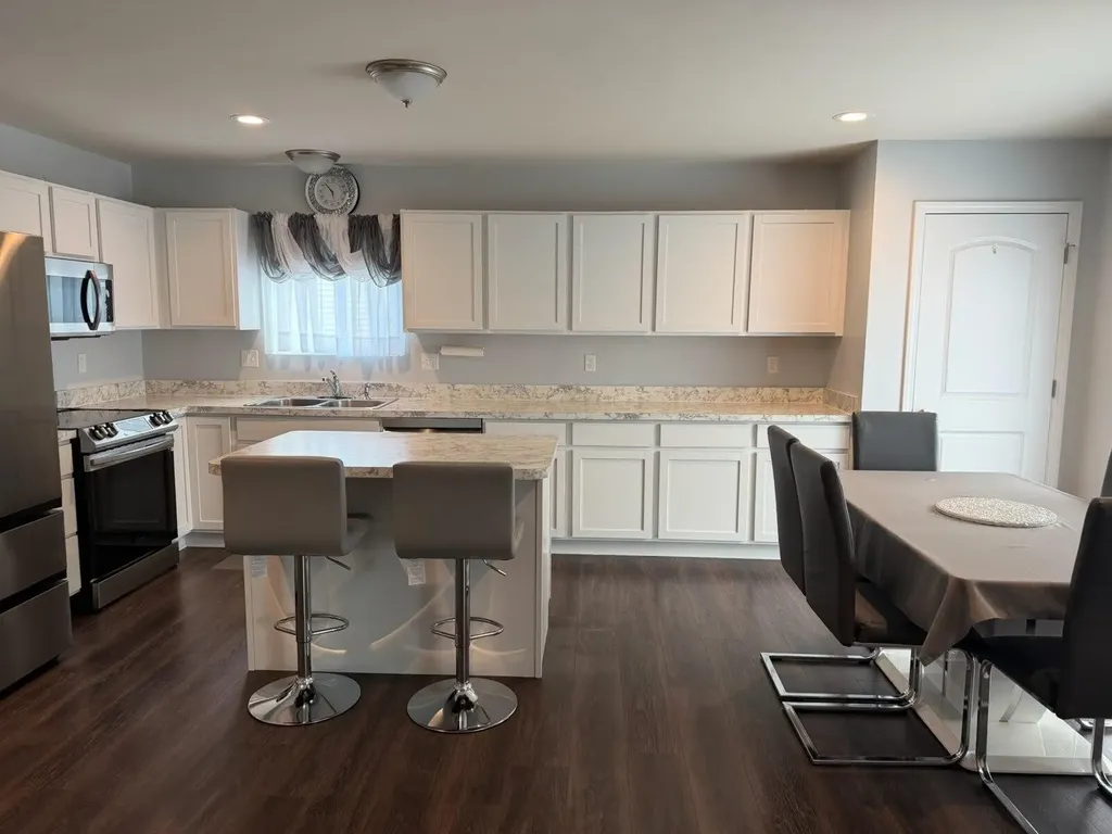 3963 Lotus Landing Circle Waterford Charter Township MI 48329