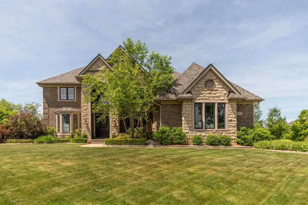2376 Westbrooke Circle S Ann Arbor Charter Township MI 48105
