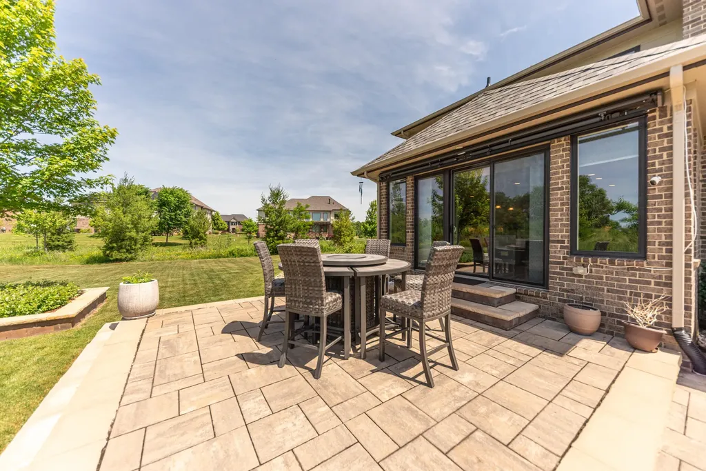 2376 Westbrooke Circle S Ann Arbor Charter Township MI 48105