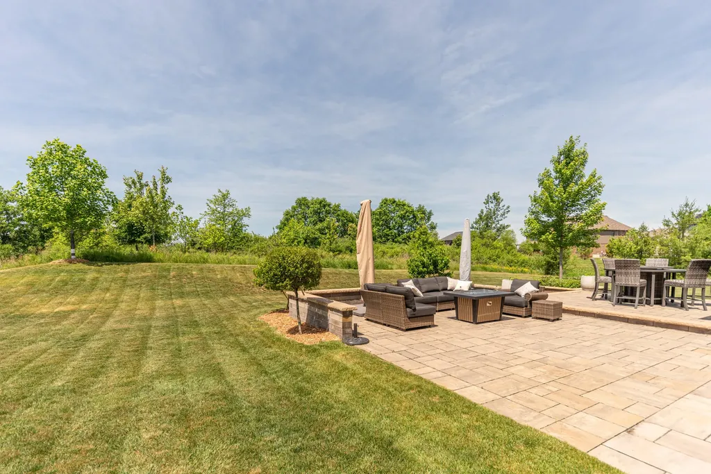 2376 Westbrooke Circle S Ann Arbor Charter Township MI 48105