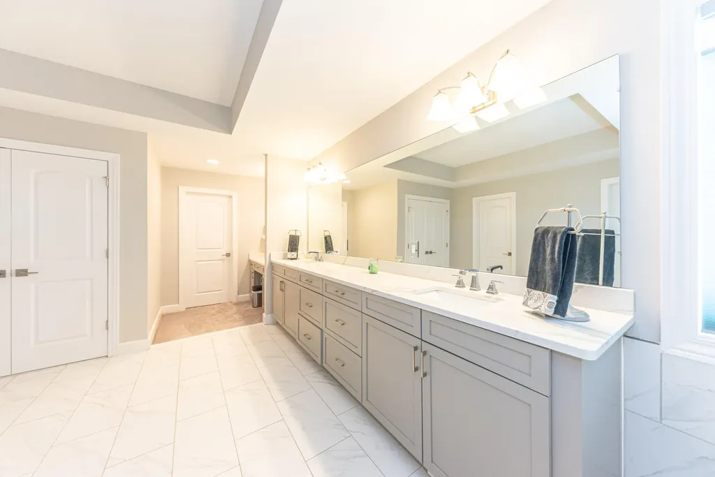 2376 Westbrooke Circle S Ann Arbor Charter Township MI 48105