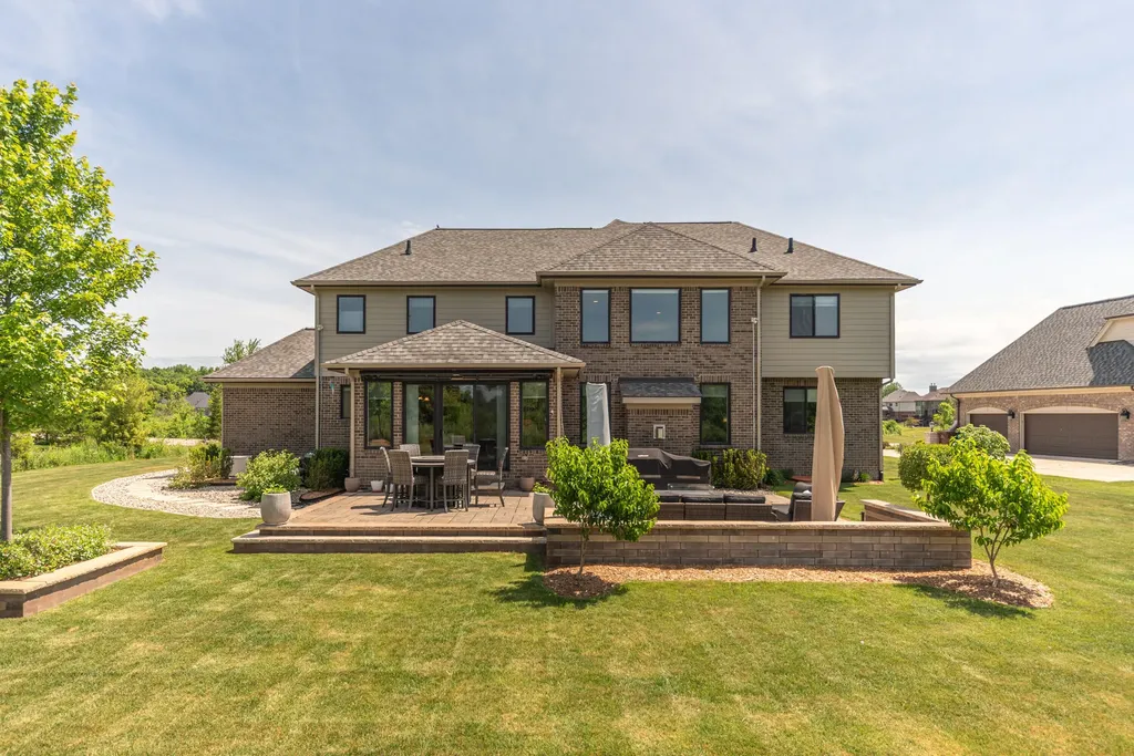 2376 Westbrooke Circle S Ann Arbor Charter Township MI 48105
