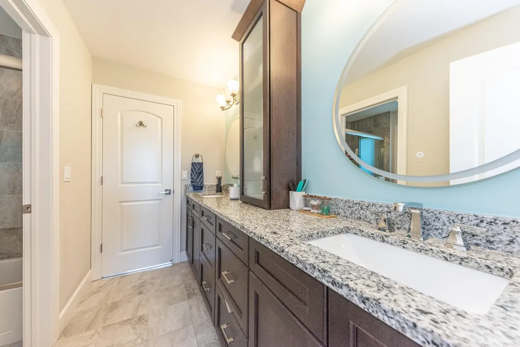 2376 Westbrooke Circle S Ann Arbor Charter Township MI 48105