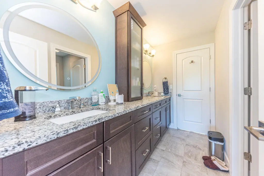 2376 Westbrooke Circle S Ann Arbor Charter Township MI 48105