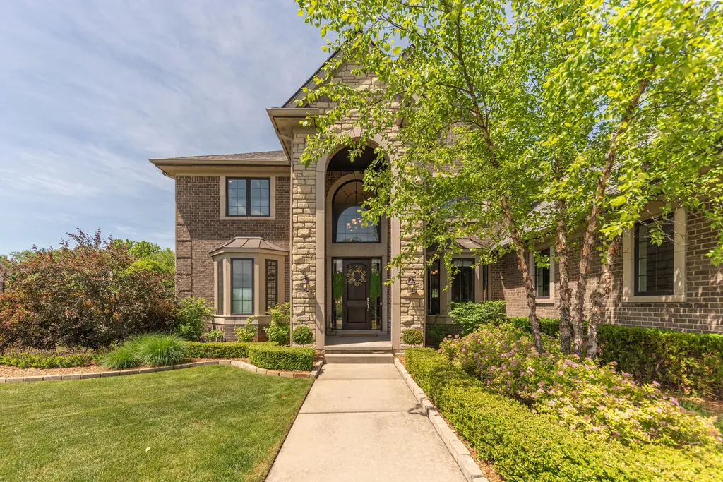 2376 Westbrooke Circle S Ann Arbor Charter Township MI 48105
