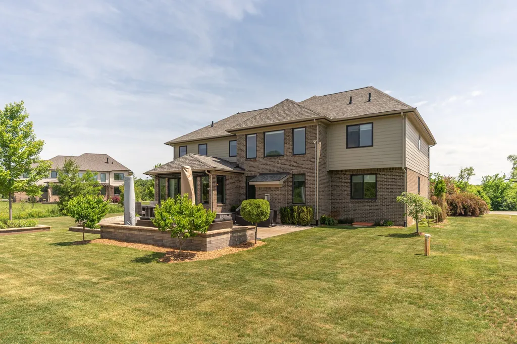 2376 Westbrooke Circle S Ann Arbor Charter Township MI 48105