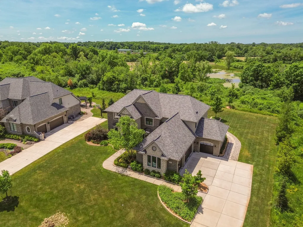 2376 Westbrooke Circle S Ann Arbor Charter Township MI 48105