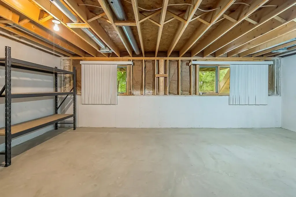 607 Woodcreek Circle Saline City MI 48176