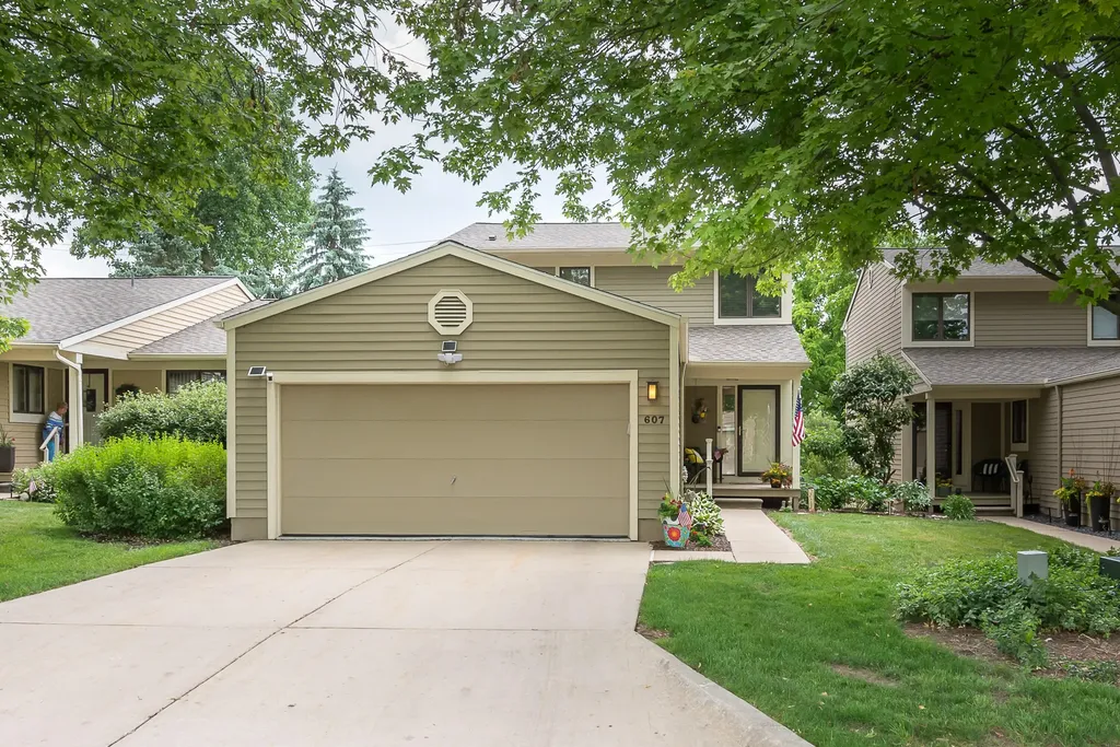 607 Woodcreek Circle Saline City MI 48176