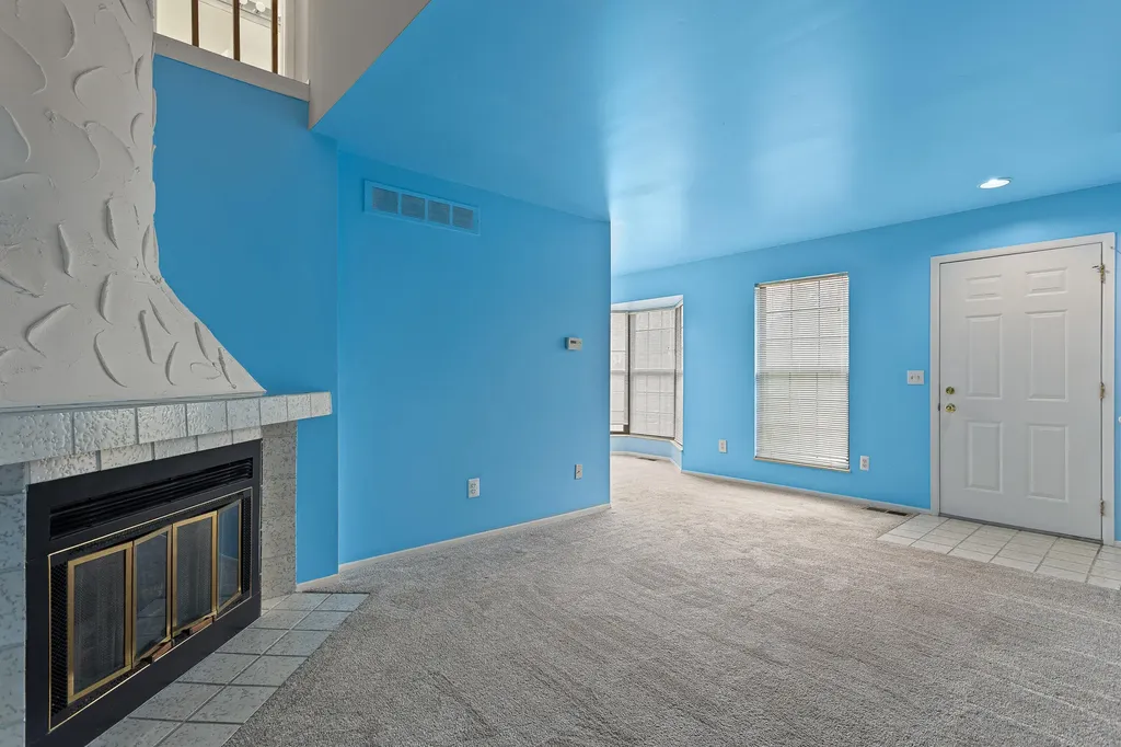 31008 Country Bluff Farmington Hills City MI 48331
