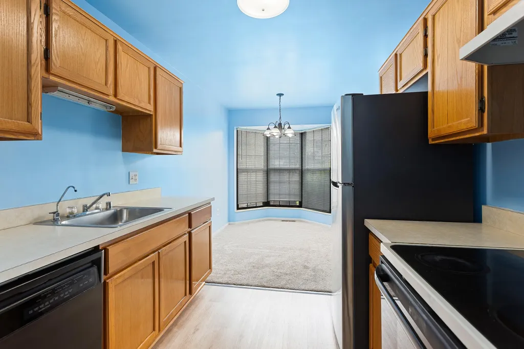 31008 Country Bluff Farmington Hills City MI 48331