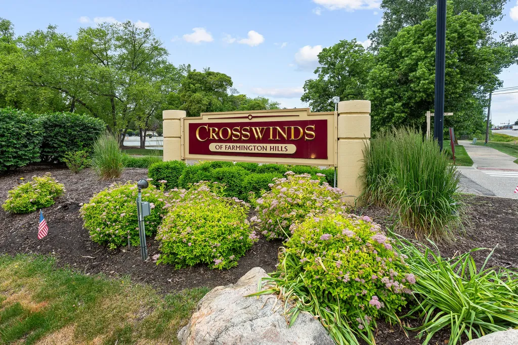31008 Country Bluff Farmington Hills City MI 48331