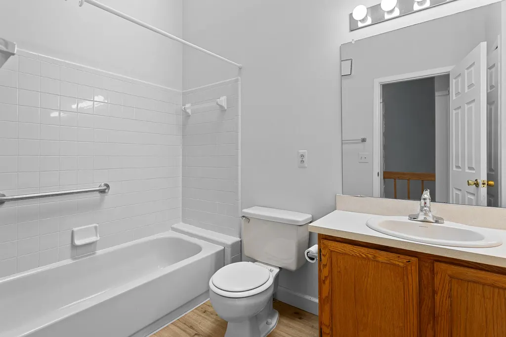 31008 Country Bluff Farmington Hills City MI 48331
