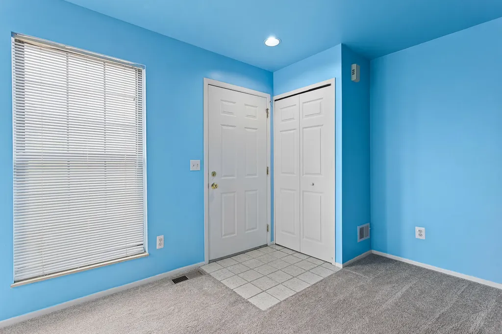 31008 Country Bluff Farmington Hills City MI 48331