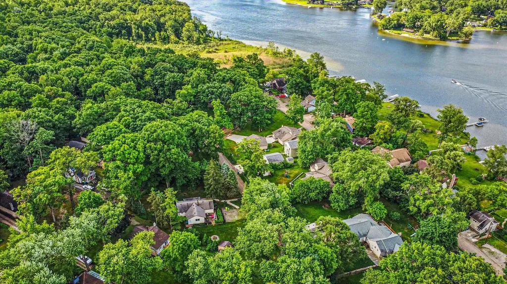 471 Elkinford Drive White Lake Charter Township MI 48383