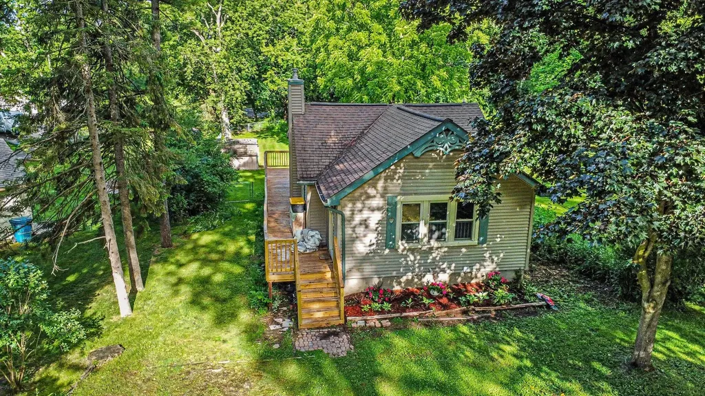 471 Elkinford Drive White Lake Charter Township MI 48383