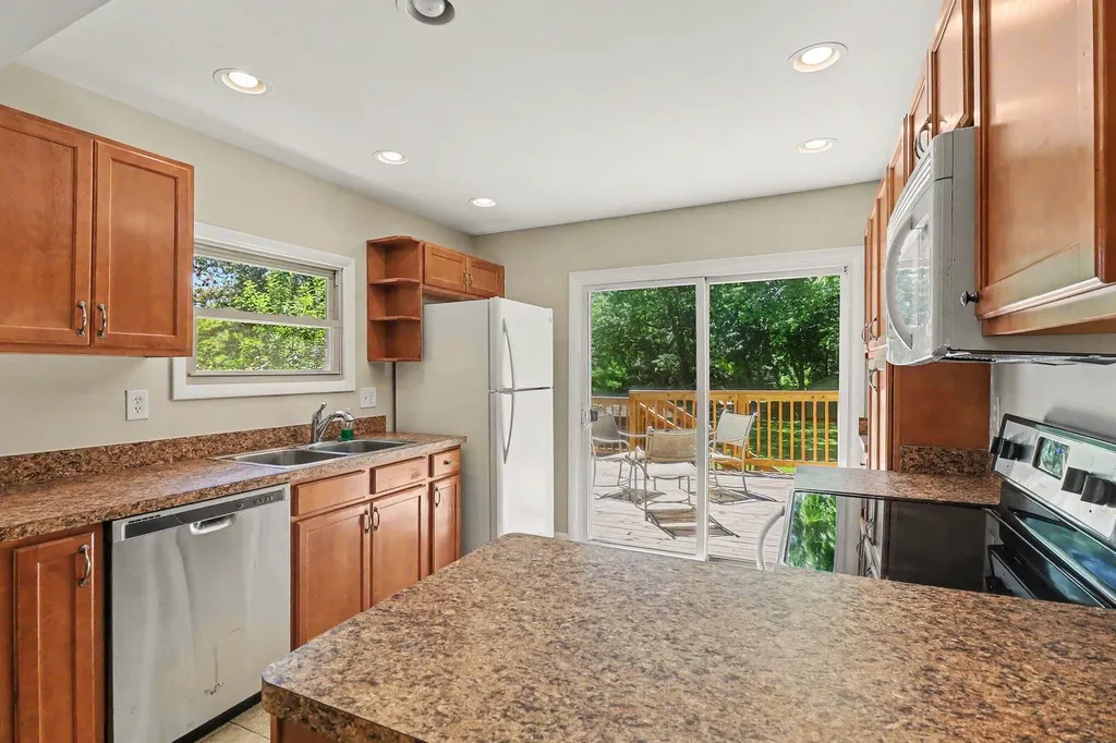 471 Elkinford Drive White Lake Charter Township MI 48383