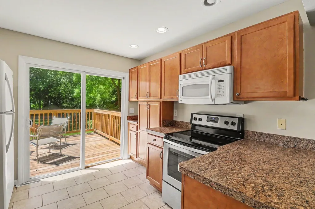 471 Elkinford Drive White Lake Charter Township MI 48383
