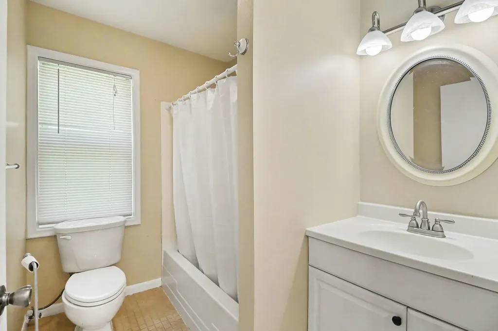 471 Elkinford Drive White Lake Charter Township MI 48383