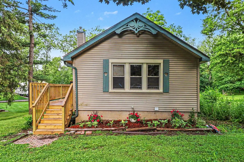 471 Elkinford Drive White Lake Charter Township MI 48383