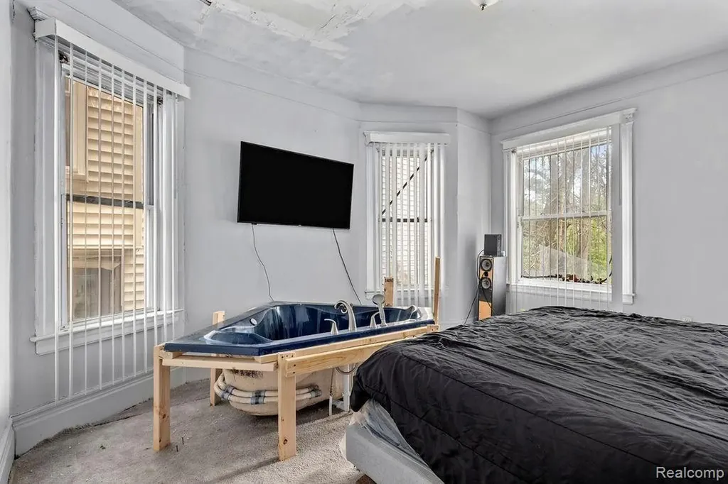 49 Richton Street Highland Park City MI 48203