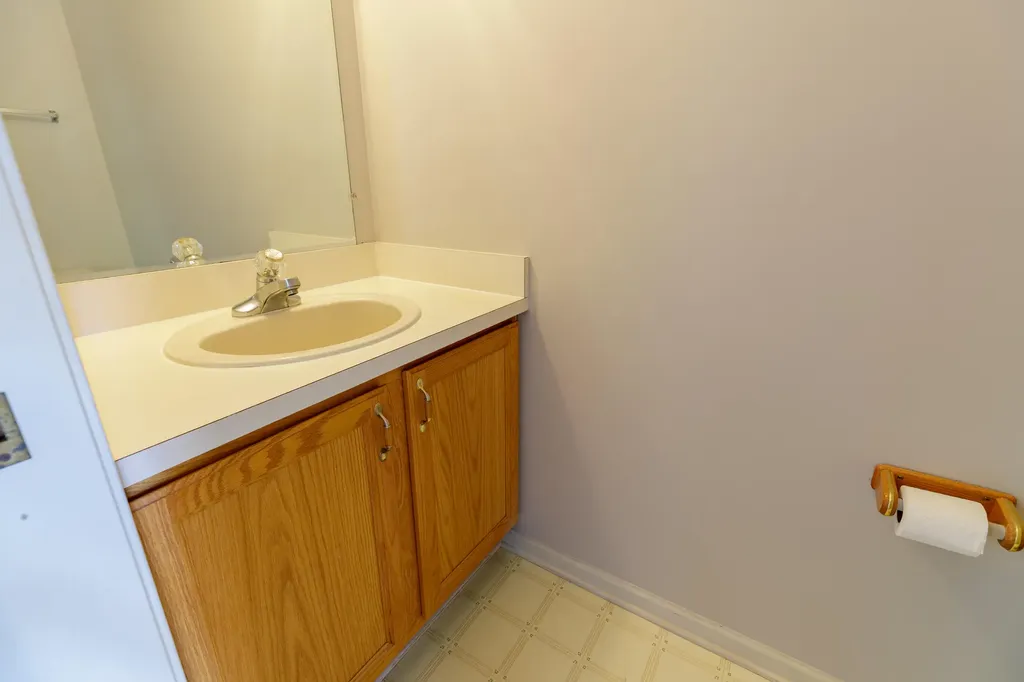 33738 Elmira Court Livonia City MI 48150