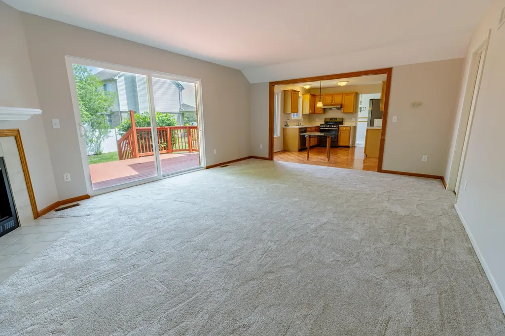 33738 Elmira Court Livonia City MI 48150