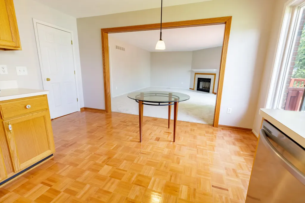 33738 Elmira Court Livonia City MI 48150