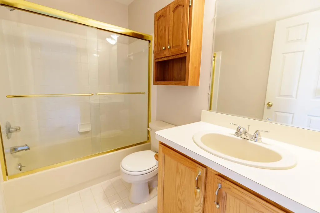 33738 Elmira Court Livonia City MI 48150