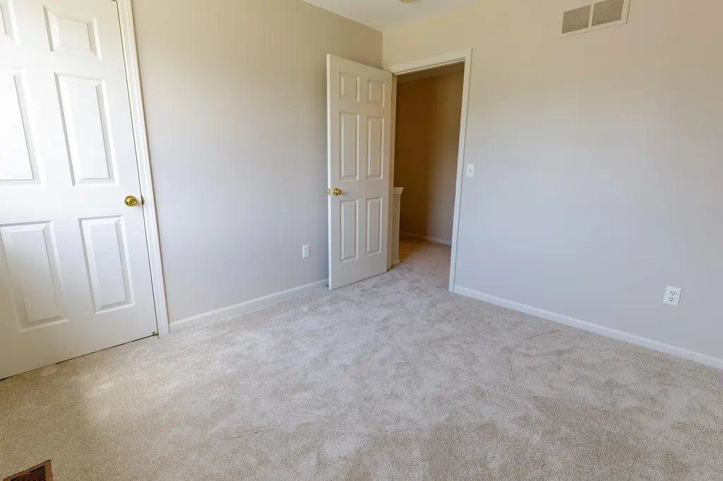 33738 Elmira Court Livonia City MI 48150