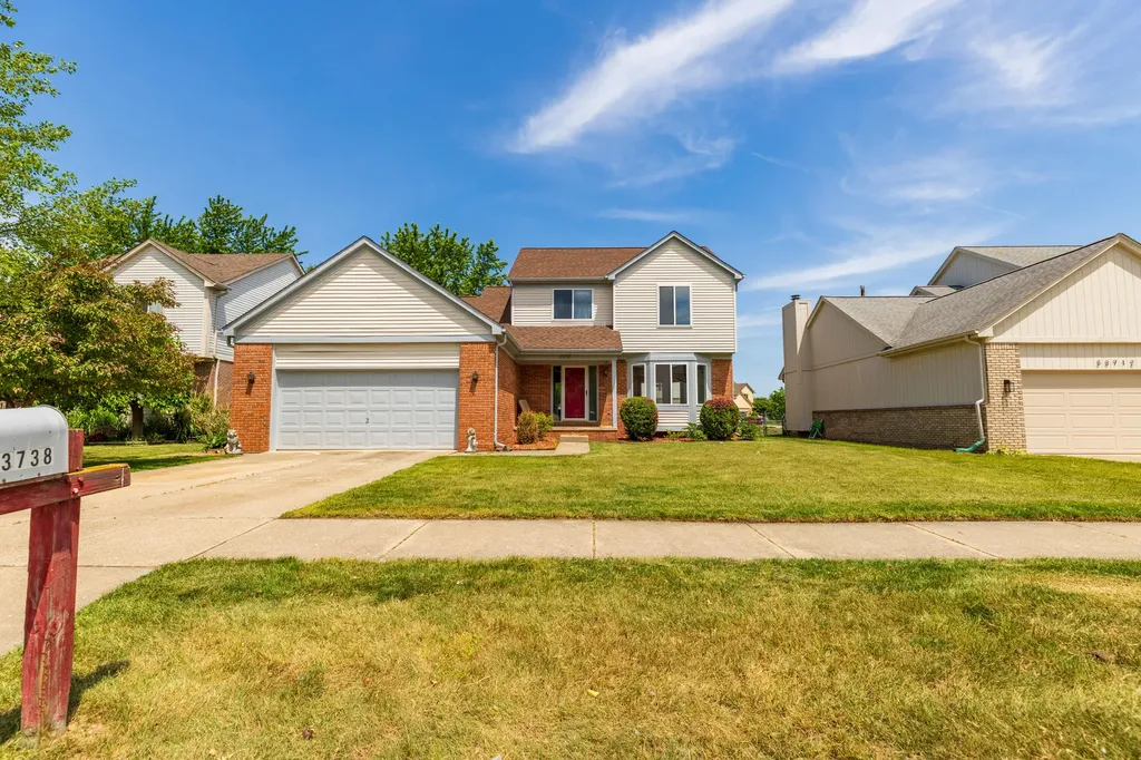 33738 Elmira Court Livonia City MI 48150
