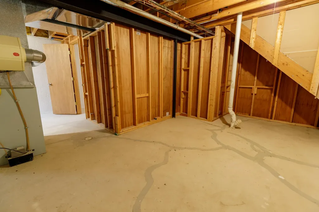33738 Elmira Court Livonia City MI 48150