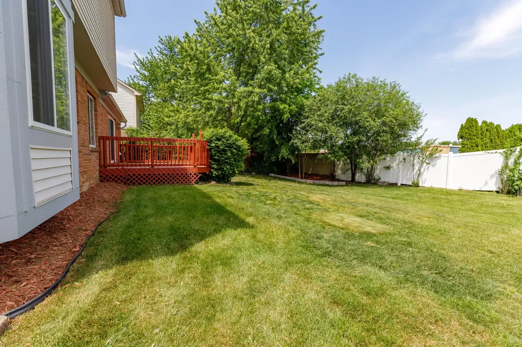 33738 Elmira Court Livonia City MI 48150