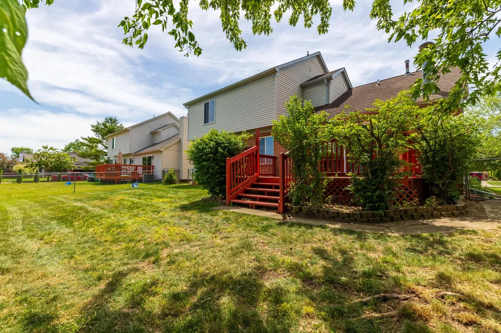 33738 Elmira Court Livonia City MI 48150