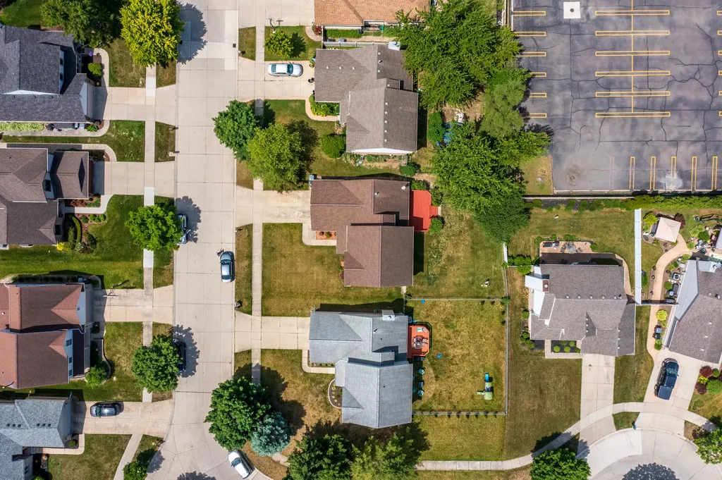 33738 Elmira Court Livonia City MI 48150