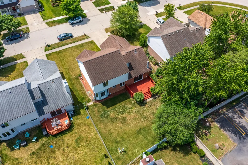 33738 Elmira Court Livonia City MI 48150