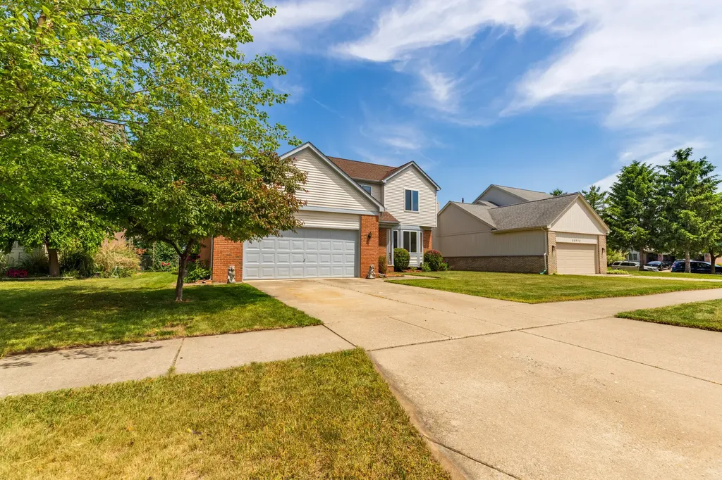 33738 Elmira Court Livonia City MI 48150