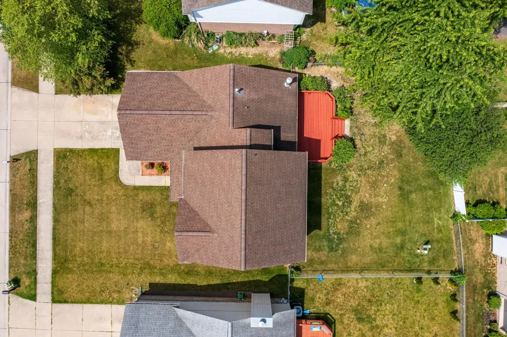 33738 Elmira Court Livonia City MI 48150