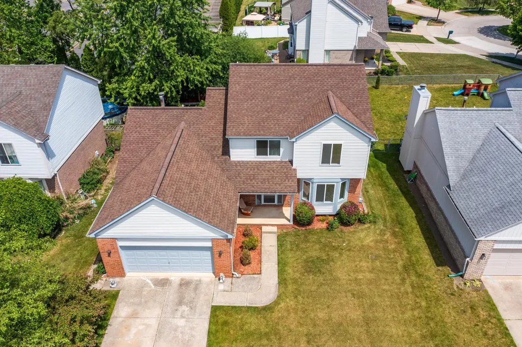 33738 Elmira Court Livonia City MI 48150