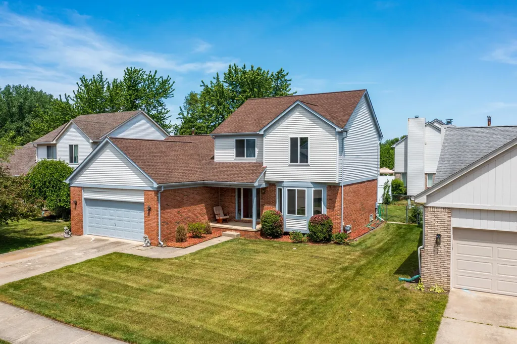 33738 Elmira Court Livonia City MI 48150